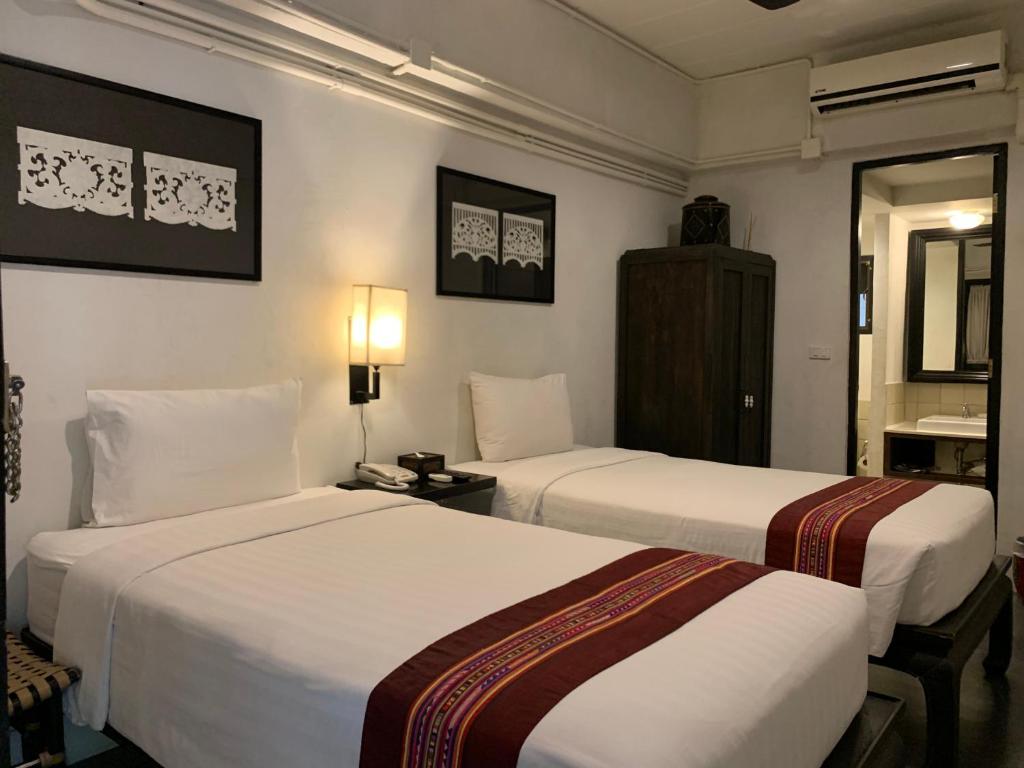 99 The Gallery Hotel