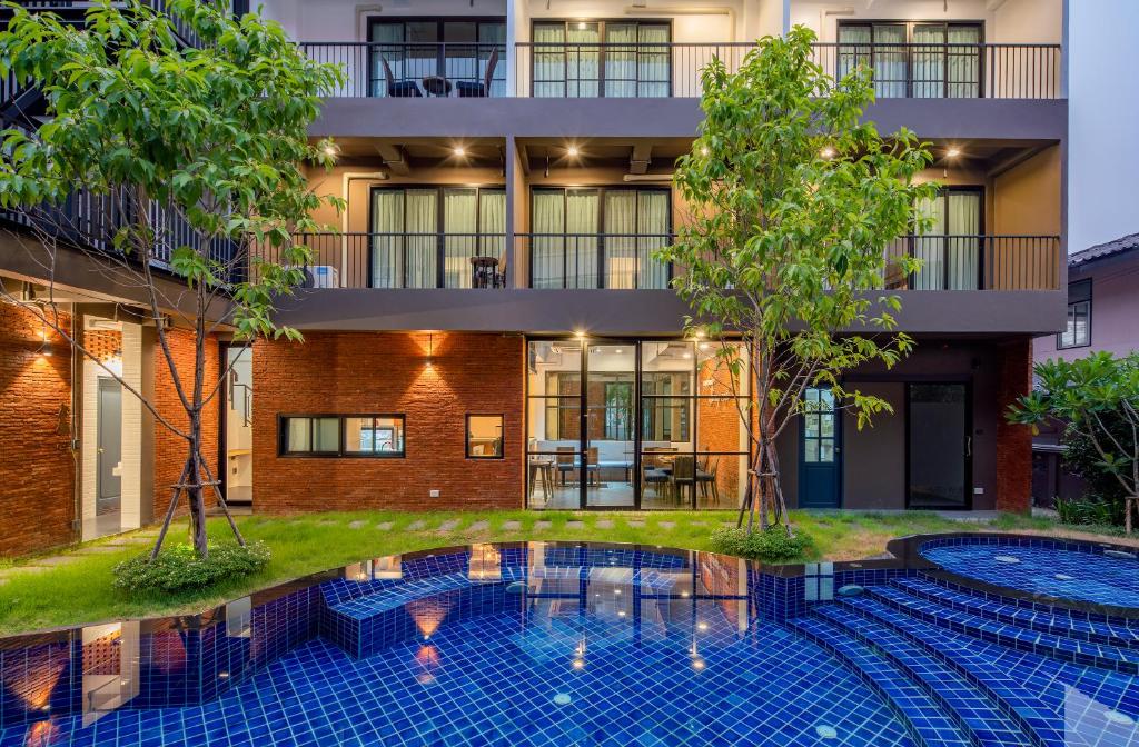 Momo Hotel