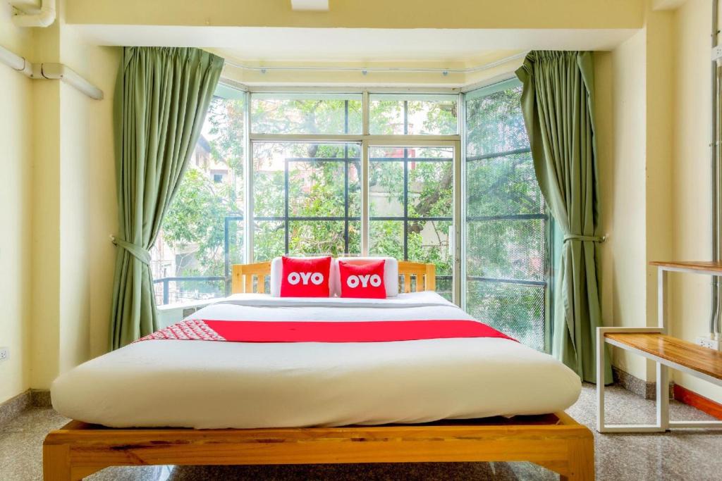 OYO 928 Leaf Hostel