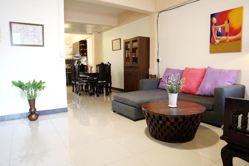 Private Townhome (Riverside Area and Night Bazaar) Private Townhome (Riverside Area and Night Bazaar)