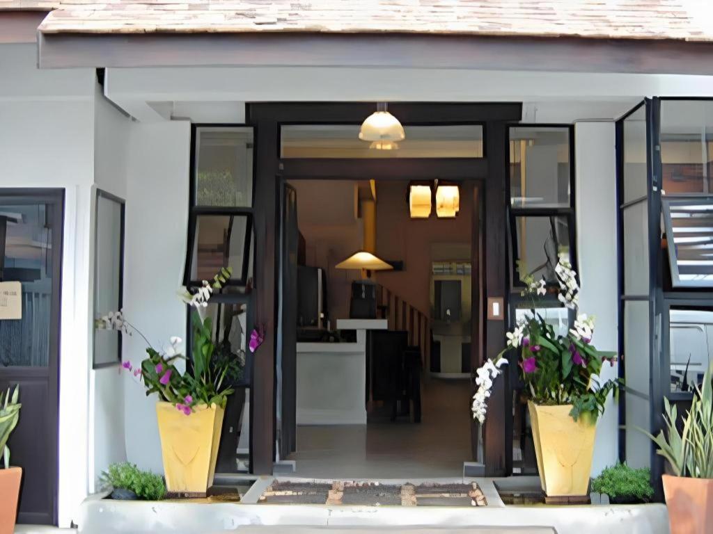 Montrara Happy House Hotel