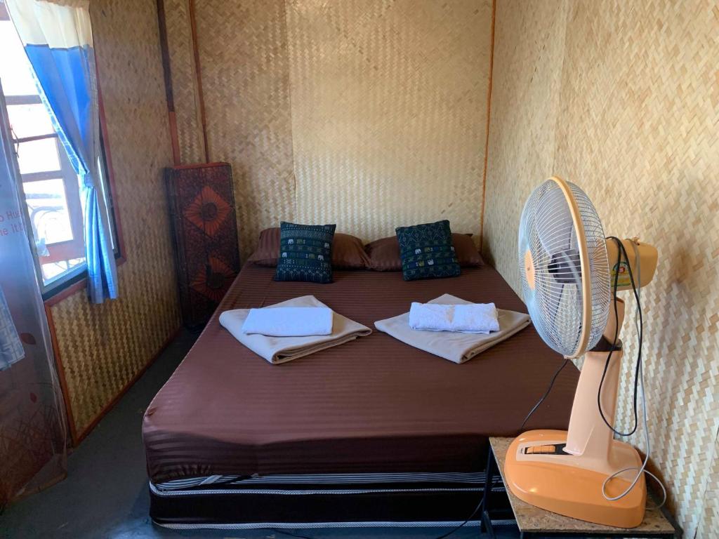 J Giant Hostel