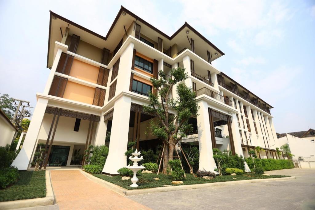 Triple Trees Residence former Double Tree Residence Triple Trees Residence former Double Tree Residence