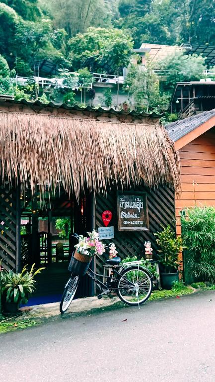 แม่อุ๊ยที่พักติดน้ำ&mae oui next to the water แม่อุ๊ยที่พักติดน้ำ&mae oui next to the water