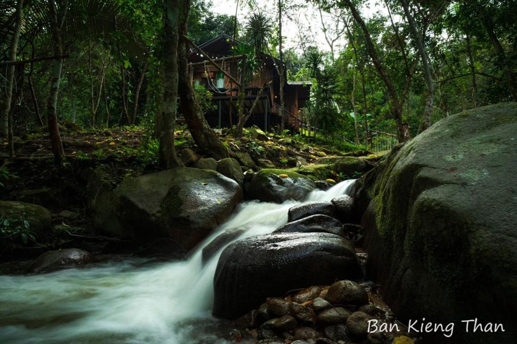 บ้านเคียงธาร โฮมสเตย์ แม่แมะ Cascade Lodge บ้านเคียงธาร โฮมสเตย์ แม่แมะ Cascade Lodge