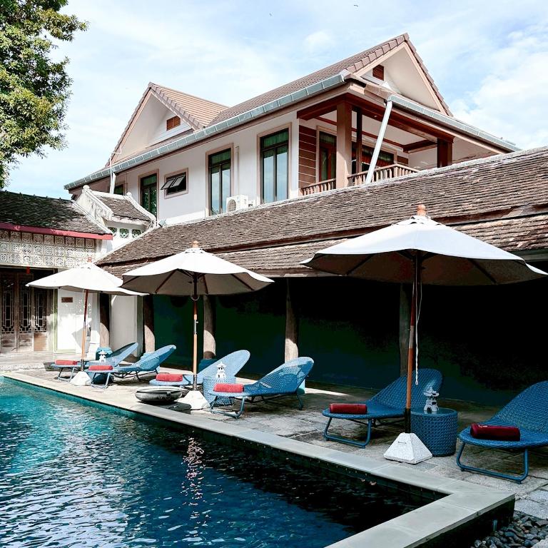 X Lunar Mansion Hotel - โรงแรม ลูน่า แมนชั่น เชียงใหม่