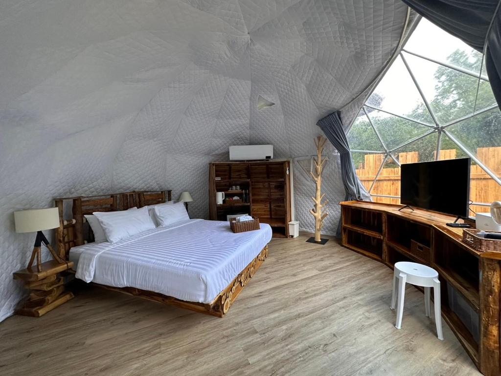Lhong Chiang Dao Glamping หลงเชียงดาว