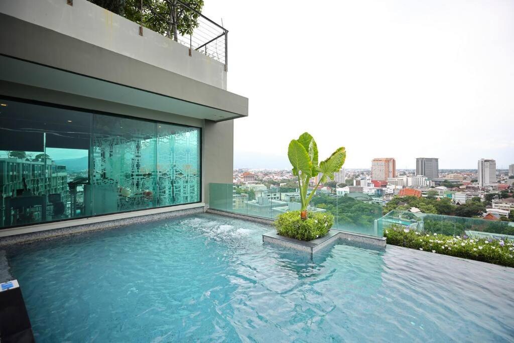 Luxury Apartment in Down Town Luxury Apartment in Down Town