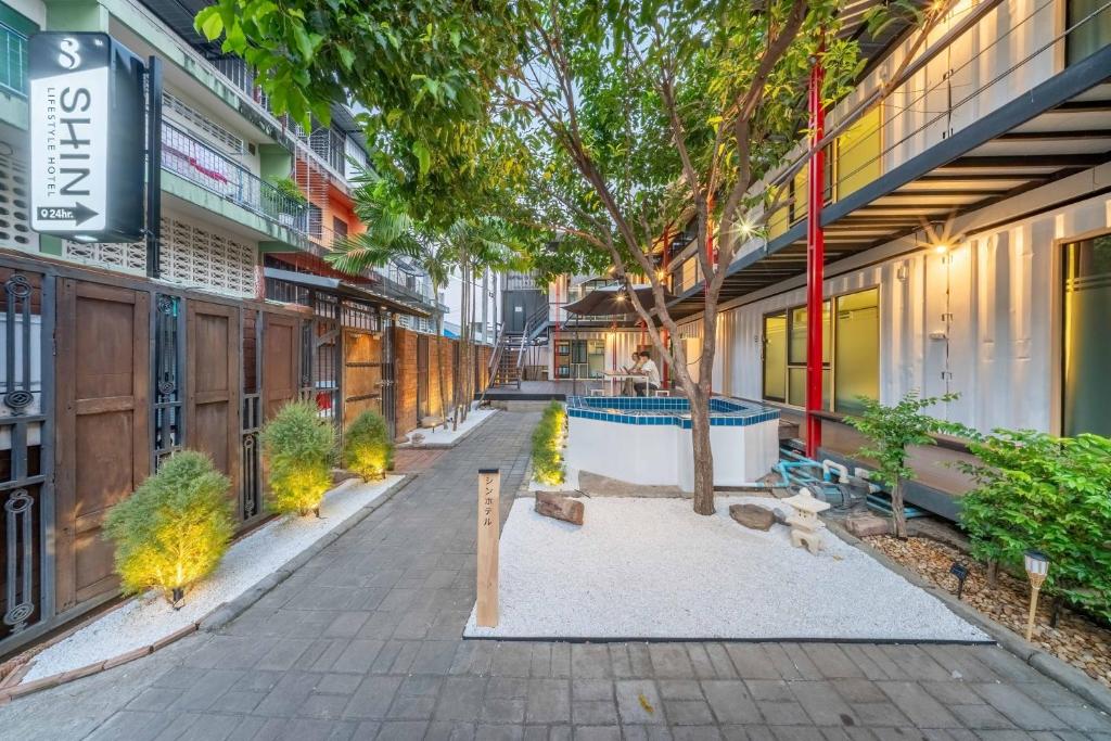 SHIN Hostel Changphuak ChiangMai SHIN Hostel Changphuak ChiangMai