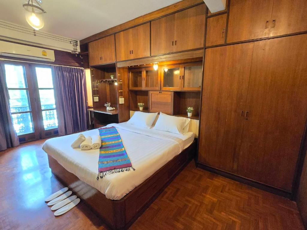 AsleepAnimmanhostel