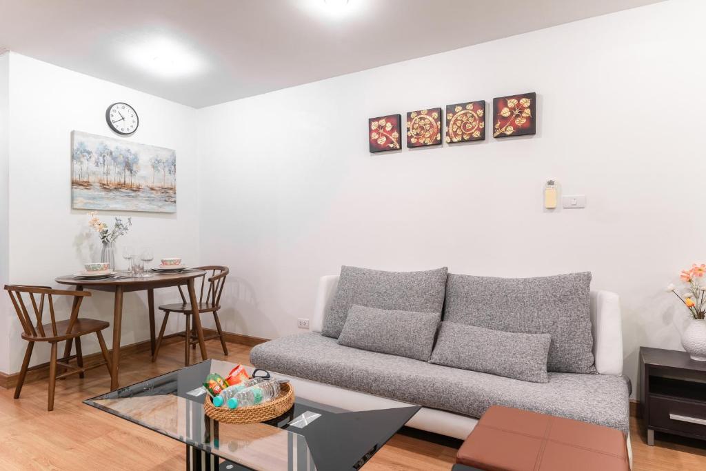 Modern Style 1BR / Large balcony at Nimman Modern Style 1BR / Large balcony at Nimman