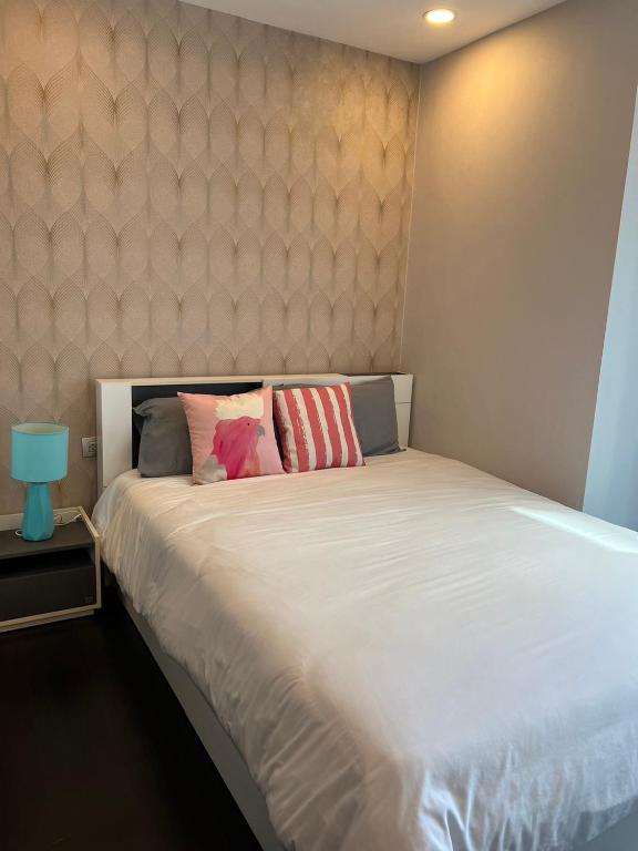 Spacious 1BR Apt with Great Location Near Nimman #A303 Spacious 1BR Apt with Great Location Near Nimman #A303