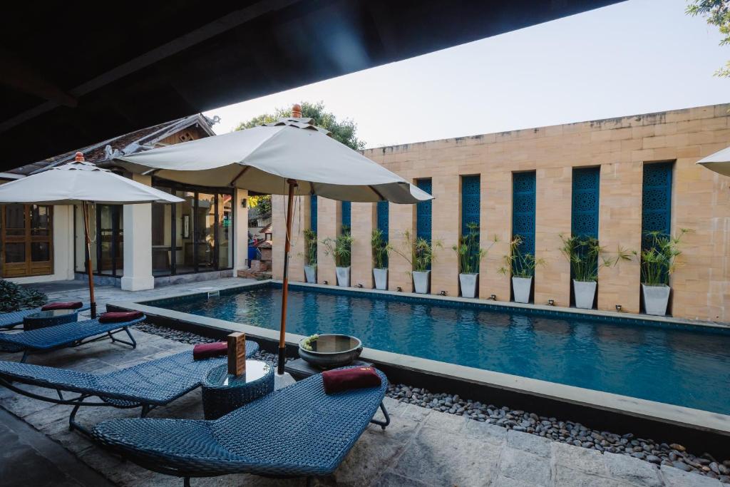 Lunar Mansion Hotel