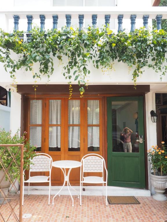Cozy House in Middle of Old Town Chiangmai Cozy House in Middle of Old Town Chiangmai