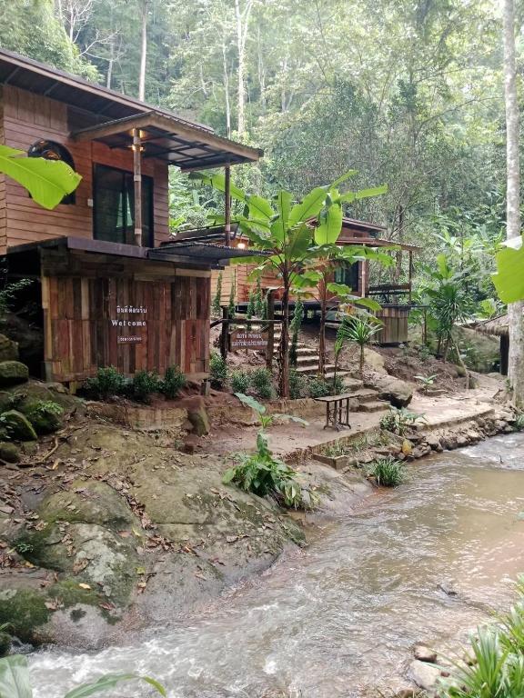 สายน้ำและขุนเขาแม่กำปอง The River & Mountain maekampong สายน้ำและขุนเขาแม่กำปอง The River & Mountain maekampong