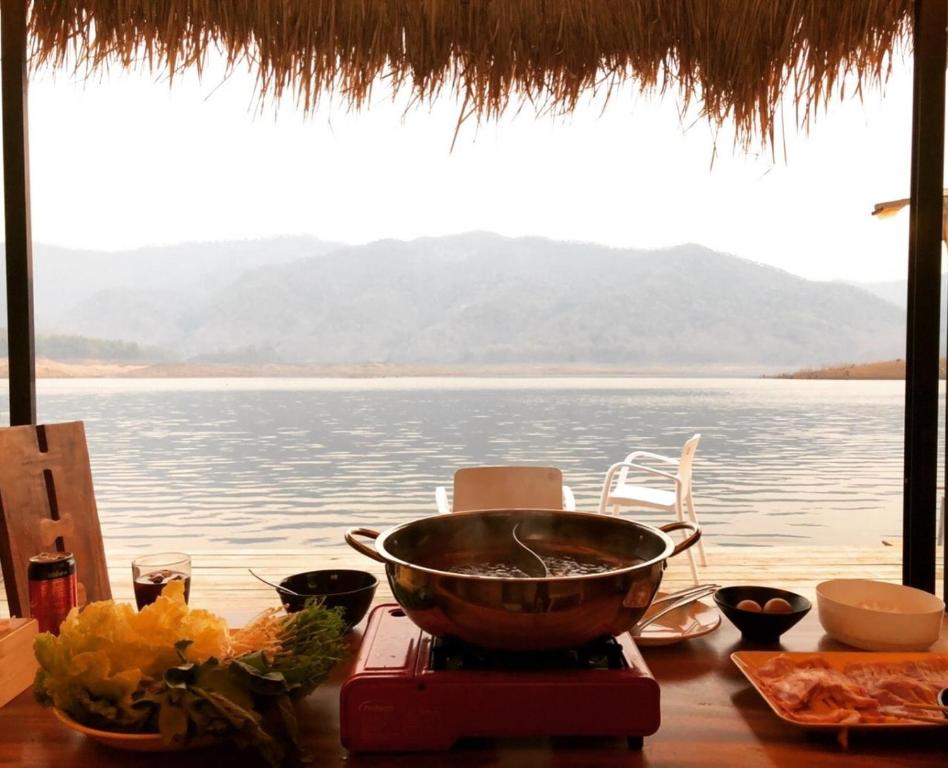 Velaloy Floating Resort
