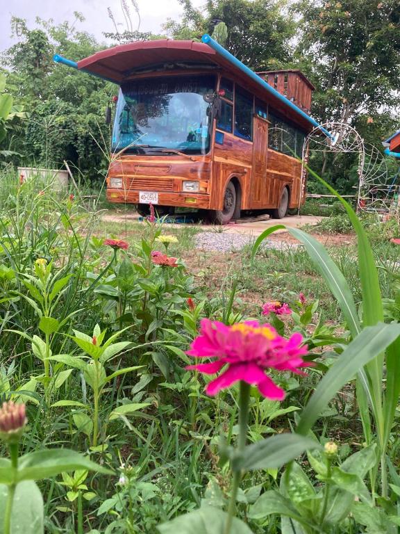 Bus Resort Bus Resort