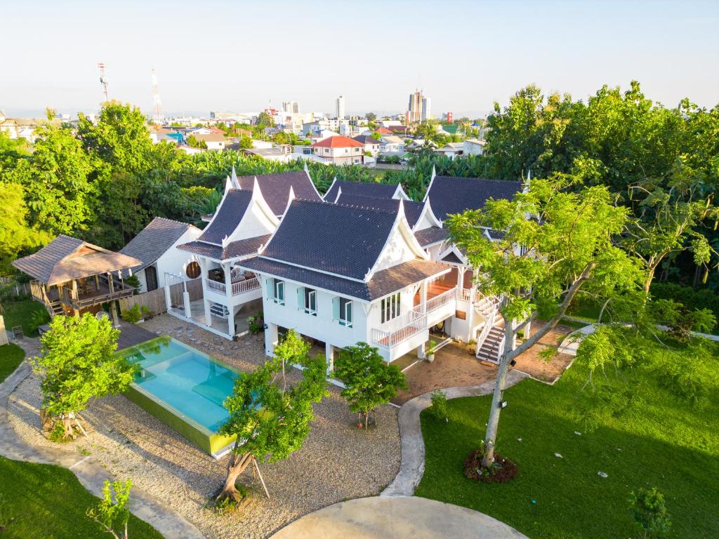Phi Private Villa: Luxury Thai with Riverview Phi Private Villa: Luxury Thai with Riverview
