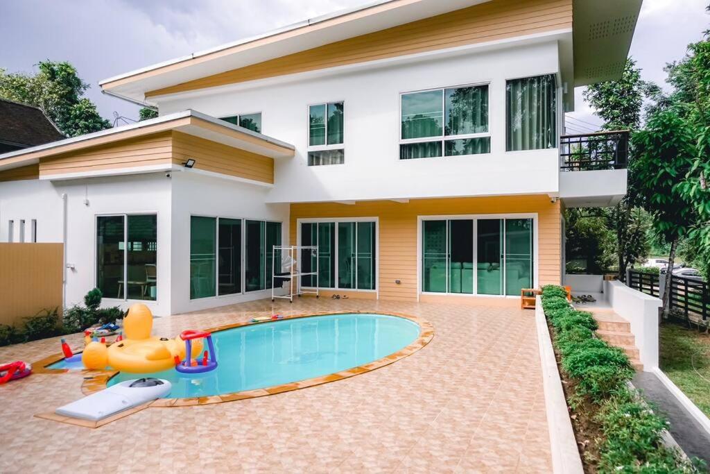 118 Pool Villa in town near CMU & Nimman