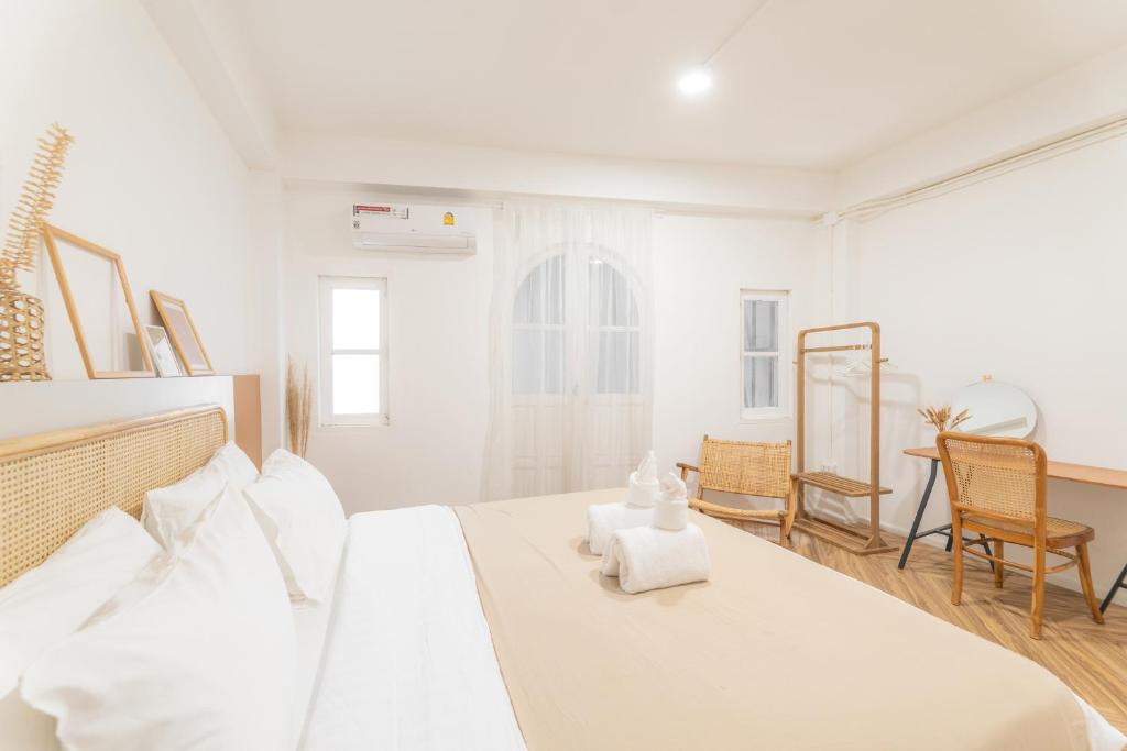 Craft studio apartment by Beginning with,3BR in heart of Nimman Craft studio apartment by Beginning with,3BR in heart of Nimman