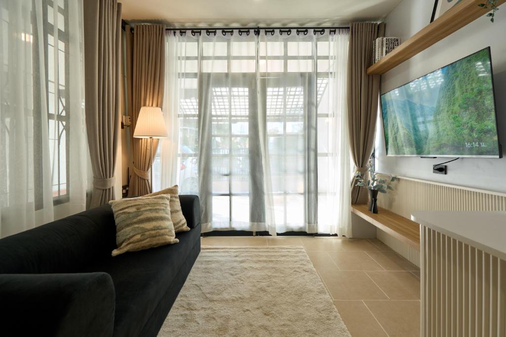 Rosie Home, 4BR opposite One Nimman by Beginning with Rosie Home, 4BR opposite One Nimman by Beginning with