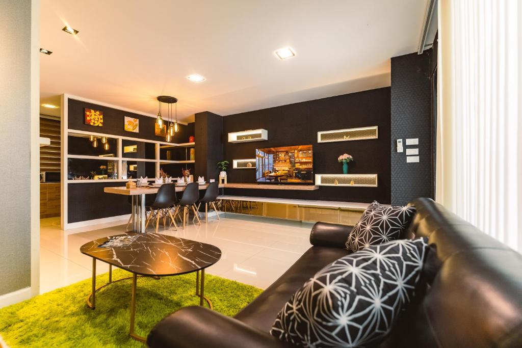 Baan PromTel ,Villa close to Nimman, Resort Pool