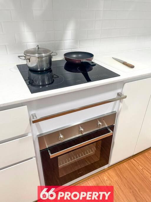 Stunning Mountain View Duplex w Full Kitchen - Walk to Nimman Stunning Mountain View Duplex w Full Kitchen - Walk to Nimman