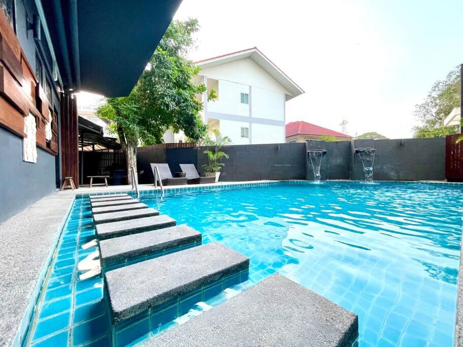 Promt condo- 1Bedroom walkable to Maya malls Promt condo- 1Bedroom walkable to Maya malls