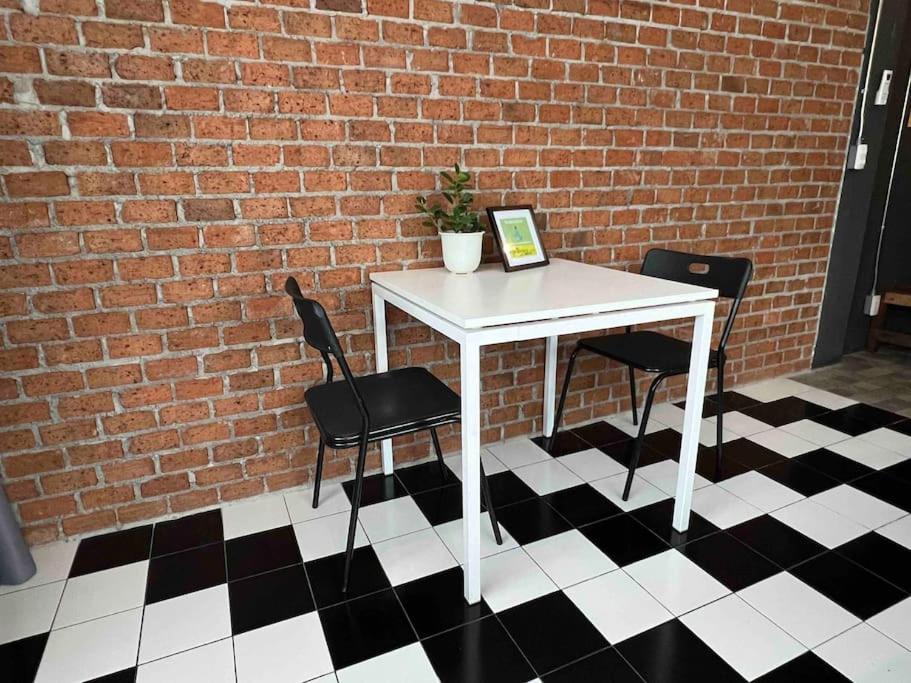 3l9B Chiangmai Gate Best location 3 bedrooms apartment 3l9B Chiangmai Gate Best location 3 bedrooms apartment