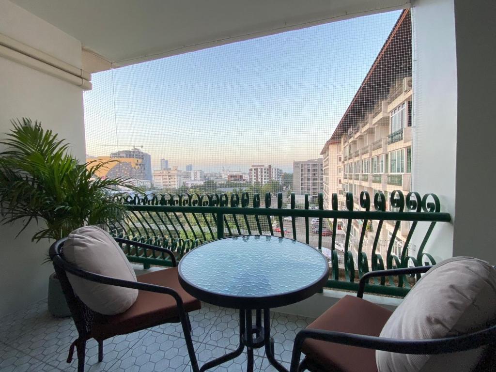 2 Bedroom Condo With Kitchen Near Central Festival 2 Bedroom Condo With Kitchen Near Central Festival