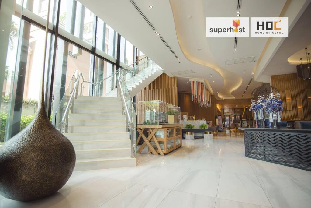 Modern 2-Bedroom Condo with Pool