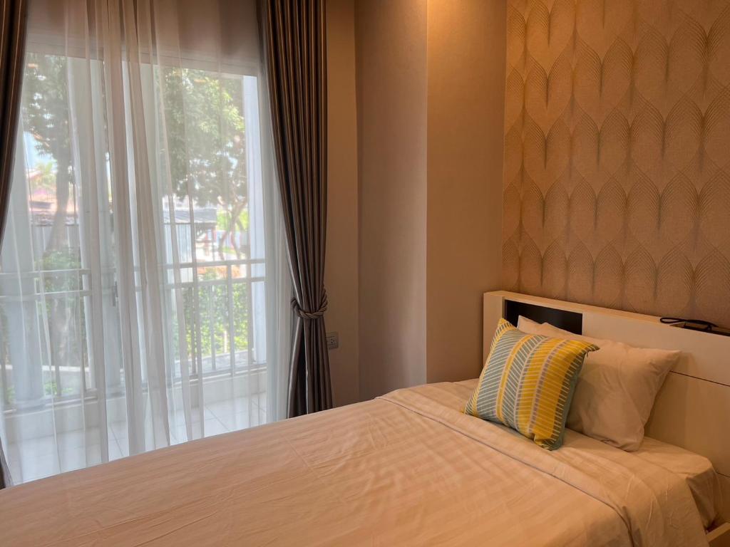 Modern 2BR Apartment Just Steps from Nimman #A201