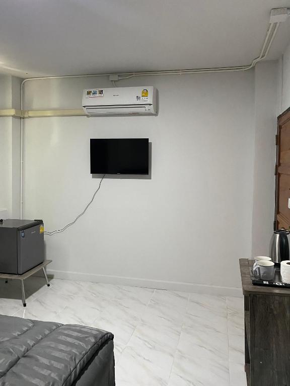 Ladakul hostel (ลดากุลโฮสเทล)