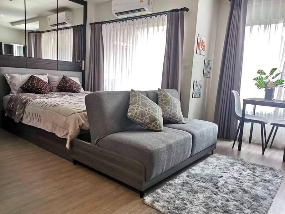 D condo Rin five D condo Rin five