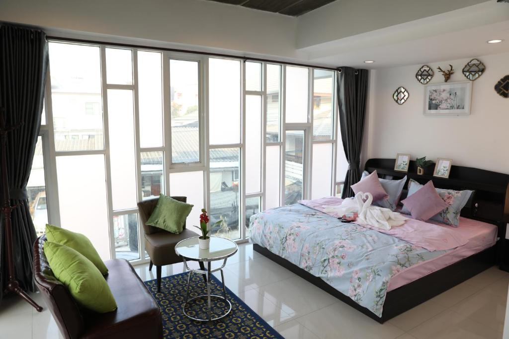 Close Maya nimman 5bedroom villa