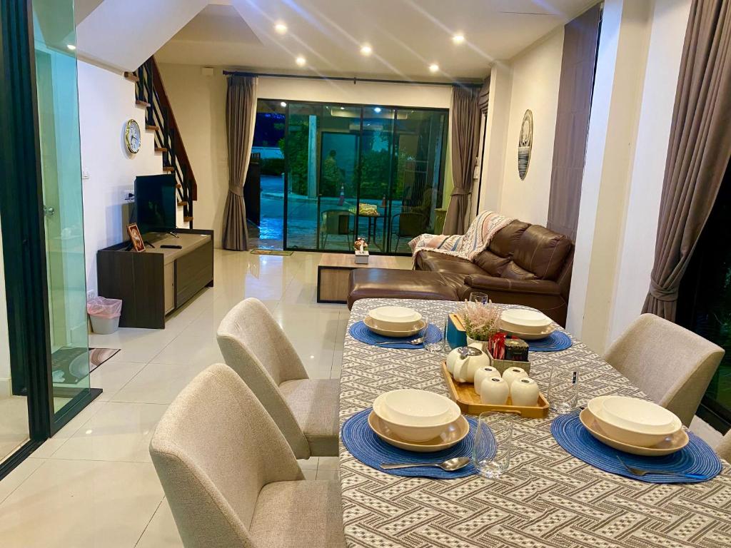 Modern&Peace full home 4BR near Airport Modern&Peace full home 4BR near Airport