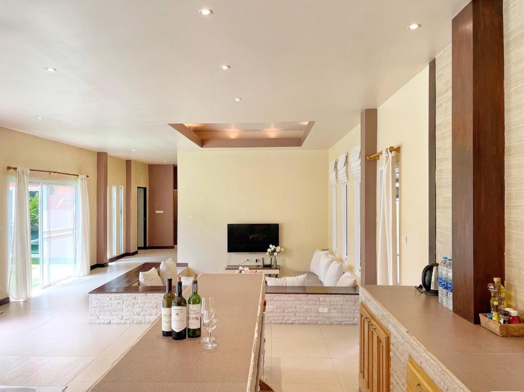Hugo Villa (3-Bedroom Pool villa + Rooftop)