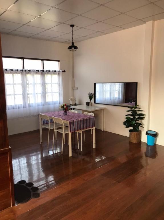 บ้านสุขใจ (Ban Suk Jai) บ้านสุขใจ (Ban Suk Jai)