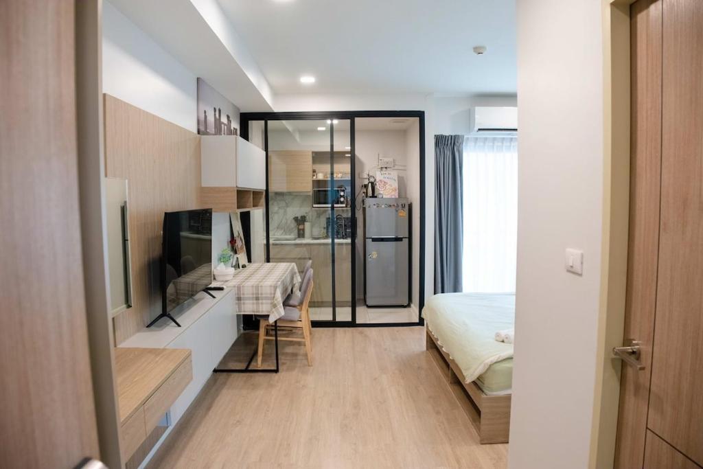 Cozy Studio in Jed Yod Nimman Steps to Convenience Store Cozy Studio in Jed Yod Nimman Steps to Convenience Store