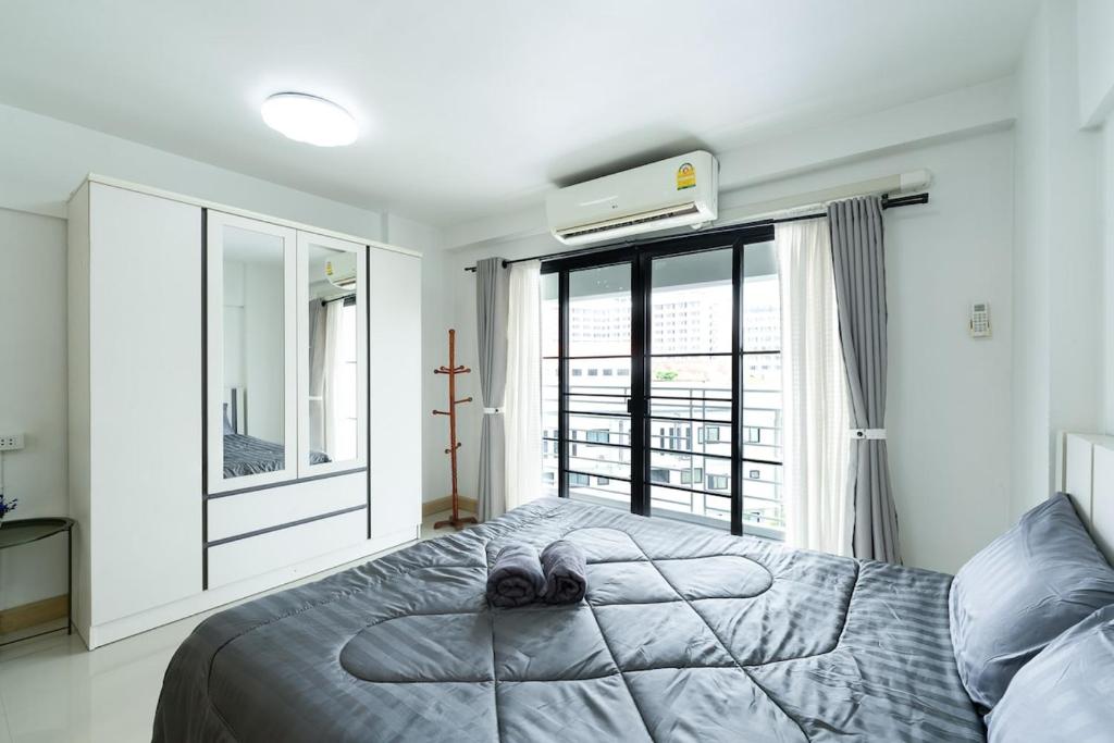 Mountain View with Swimming Pool Condo Near Nimman Mountain View with Swimming Pool Condo Near Nimman