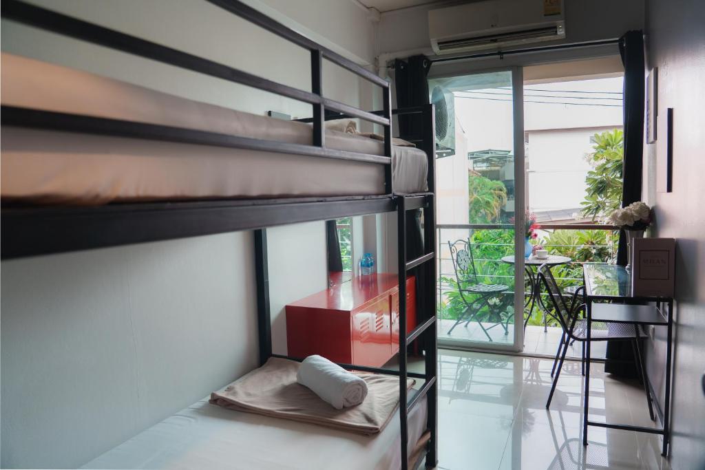 Nature Home Hostel & Cafe