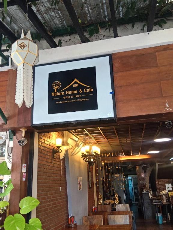 Nature Home Hostel & Cafe