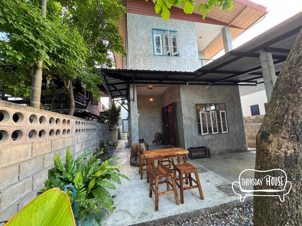Thursday House Great for work and rest near city and nature Thursday House Great for work and rest near city and nature