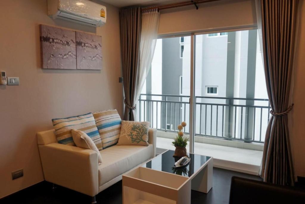 Spacious 1-Bedroom Apt with Great Location Near Nimman #A305 Spacious 1-Bedroom Apt with Great Location Near Nimman #A305