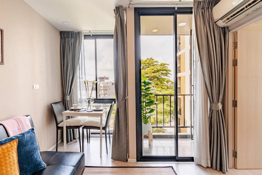 Urban Cozy Nimman New Design 1BR Spacious Corner Urban Cozy Nimman New Design 1BR Spacious Corner