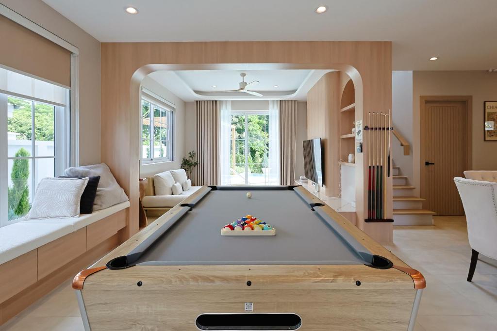 White Wood Family Villa, 5 Kingbeds, 12 mins airport White Wood Family Villa, 5 Kingbeds, 12 mins airport