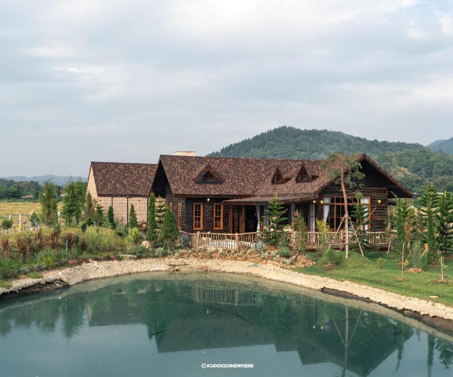 Pine Village CNX