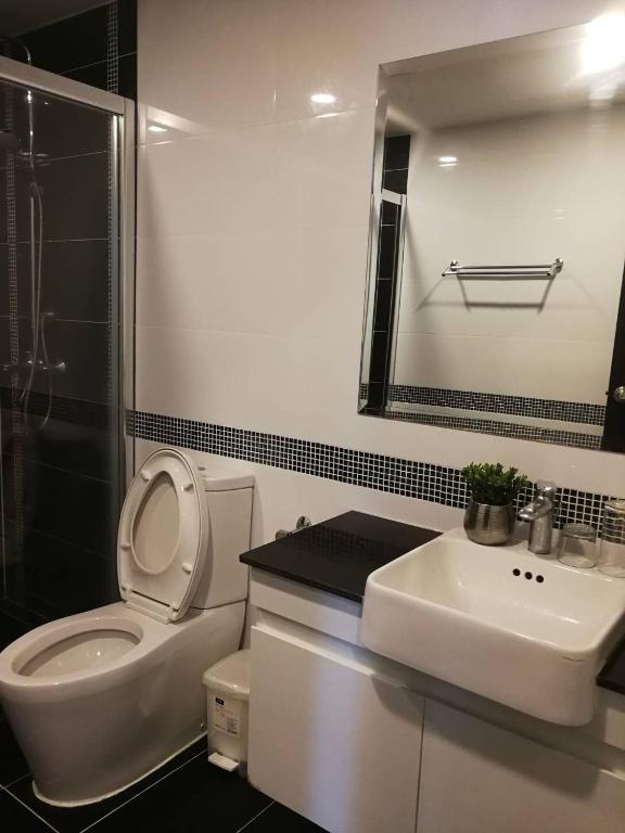 Spacious 1-Bedroom Apt with Great Location Near Nimman #A304 Spacious 1-Bedroom Apt with Great Location Near Nimman #A304