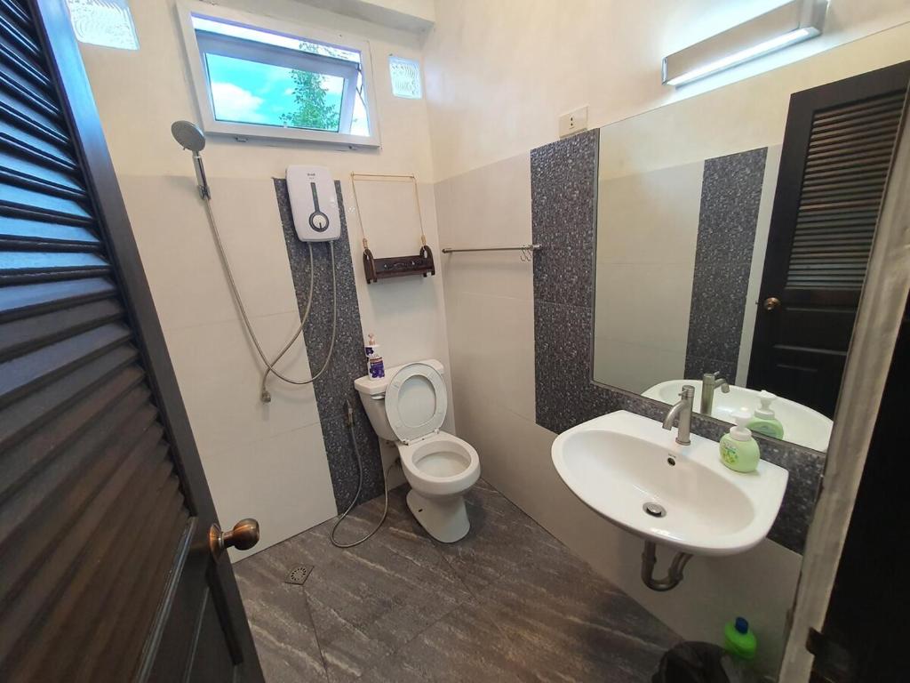 Large jacuzzi and charming home center of old city