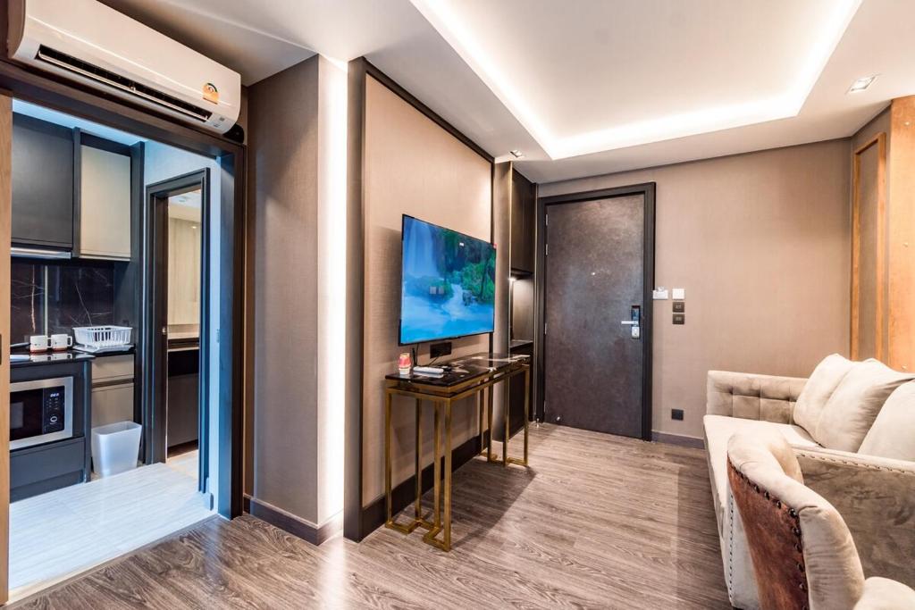 Amazing Apartment with Pool 1BR Near Bazaar Amazing Apartment with Pool 1BR Near Bazaar